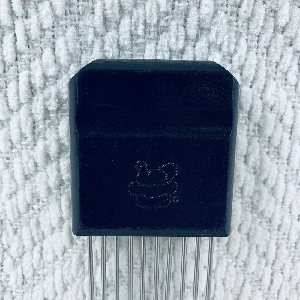 Pampered Chef Hold N Slice Holder for Slicing Onion Tomato‎ Cheese Fruit Slicer